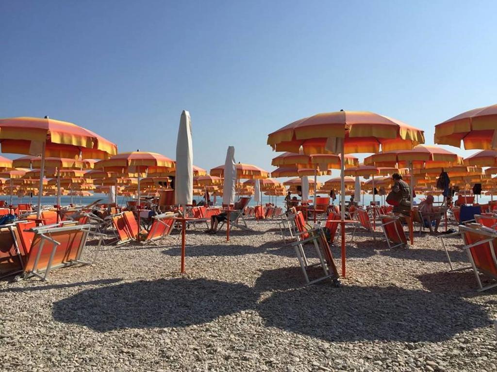 Terrazza Sul Mare Panzió Fano Kültér fotó