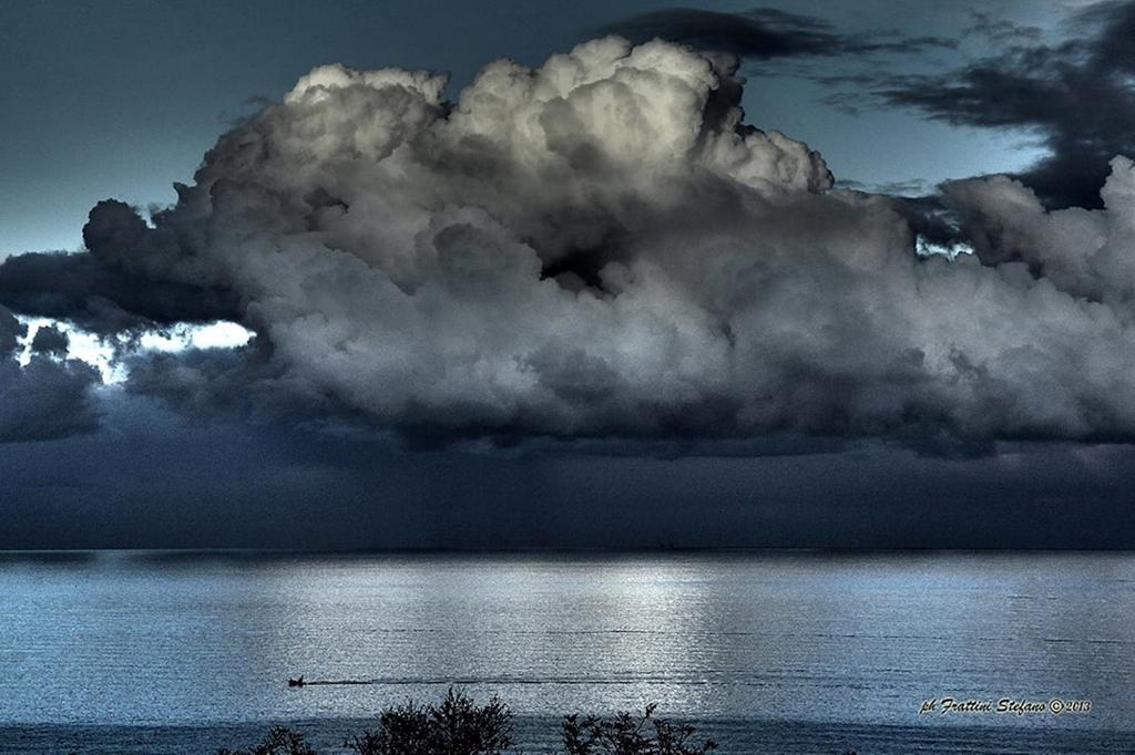 Terrazza Sul Mare Panzió Fano Kültér fotó